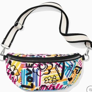 Brighton Graffiti Love Cross Body Belt Bag

$78

STYLE D30265

14